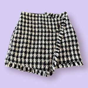 J.O.A. Wrap Skirt Womens L Black White Tweed Fringe Houndstooth Anthropologie